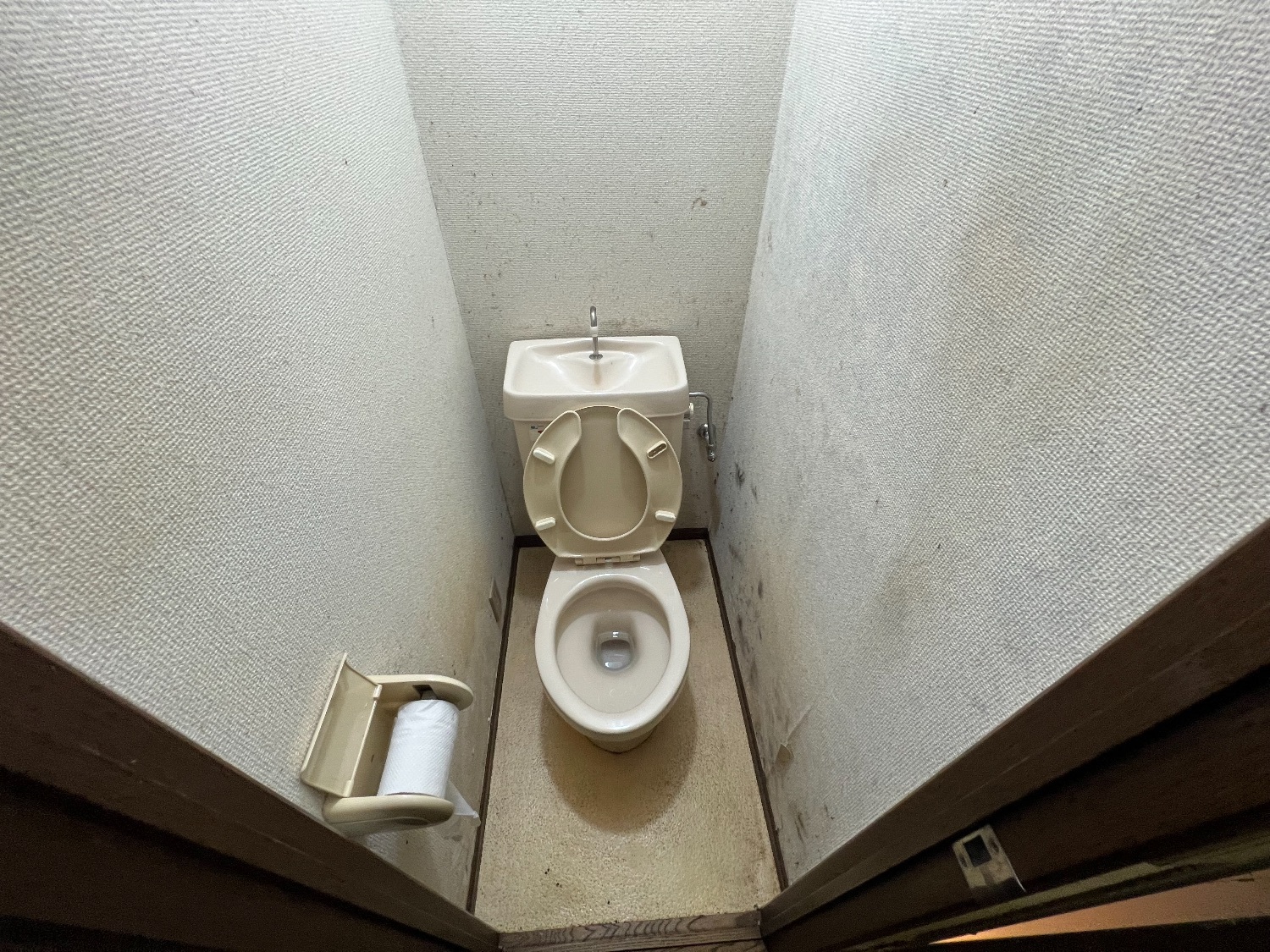尿石が落ちたトイレ