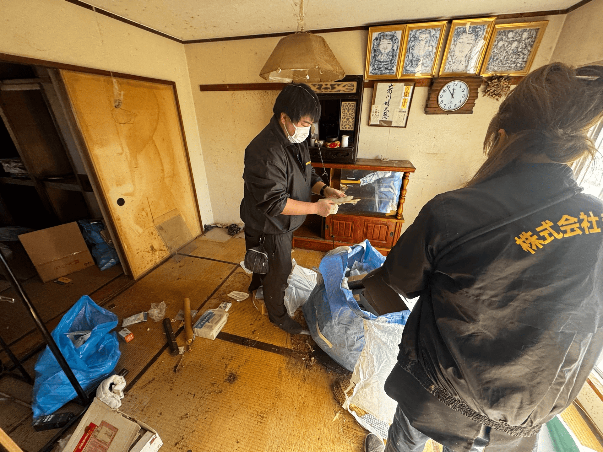 根拠のない大幅値下げをする不用品回収業者