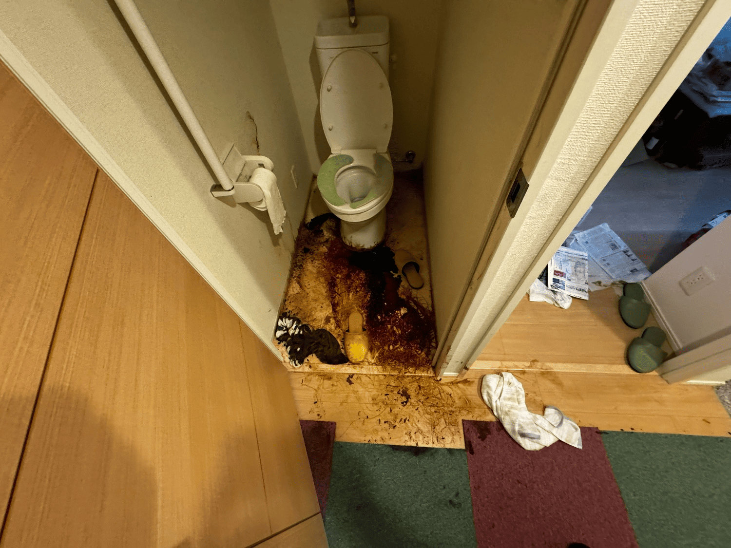 トイレ孤独死の特殊清掃一次処理