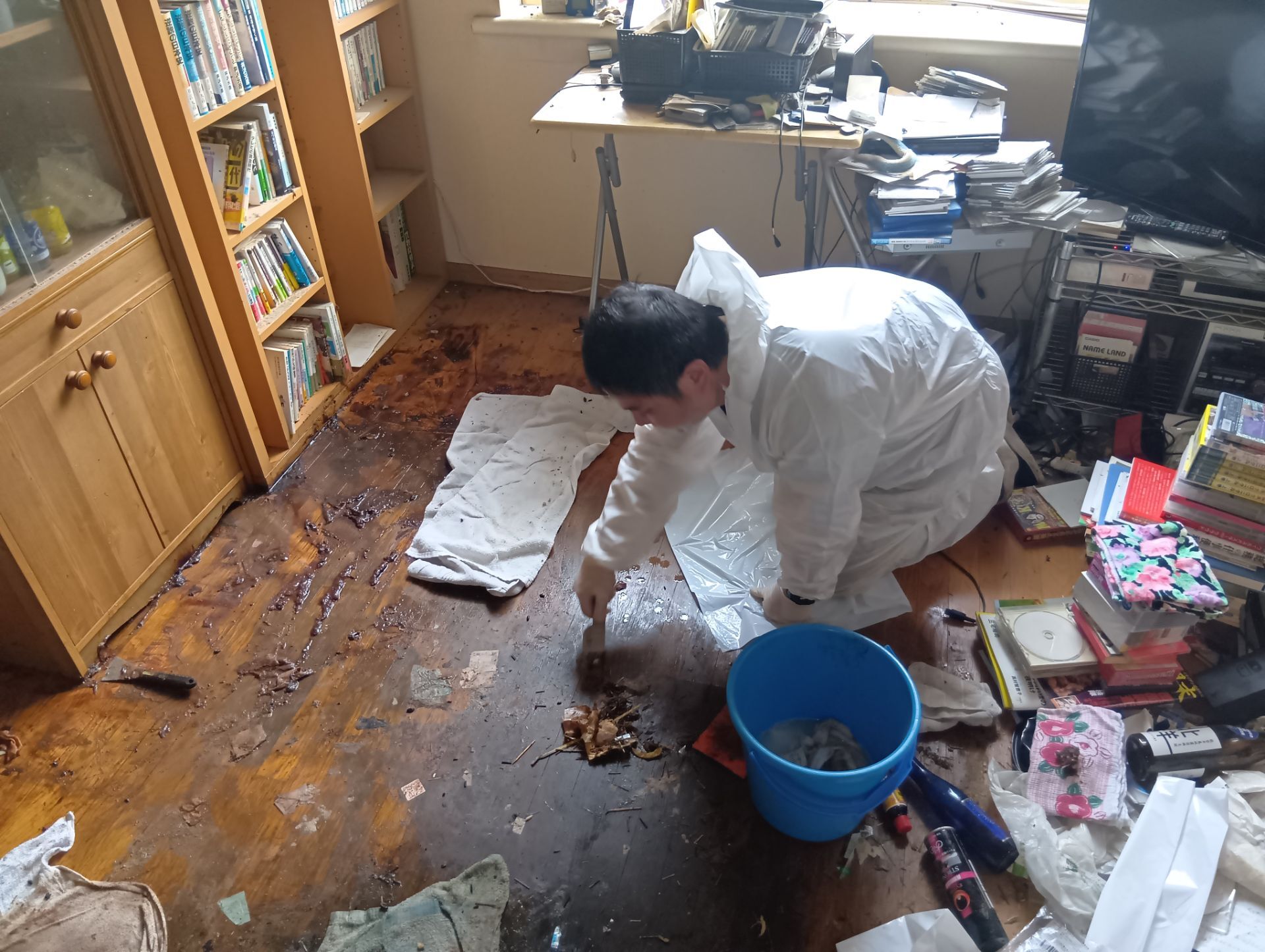 ご遺体痕を洗浄