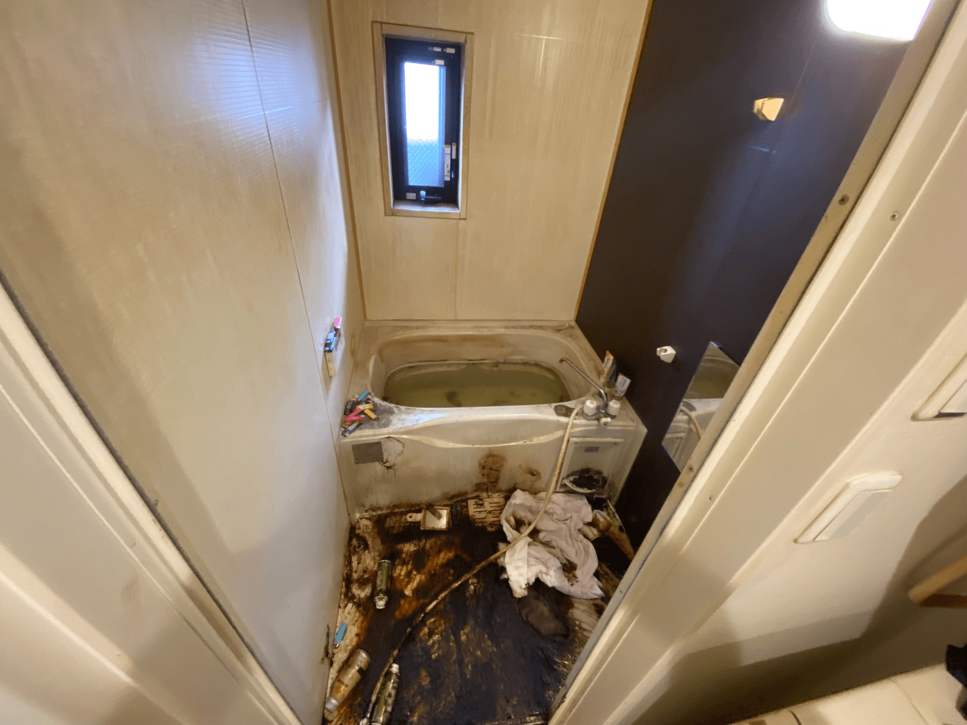 特殊清掃前の現場